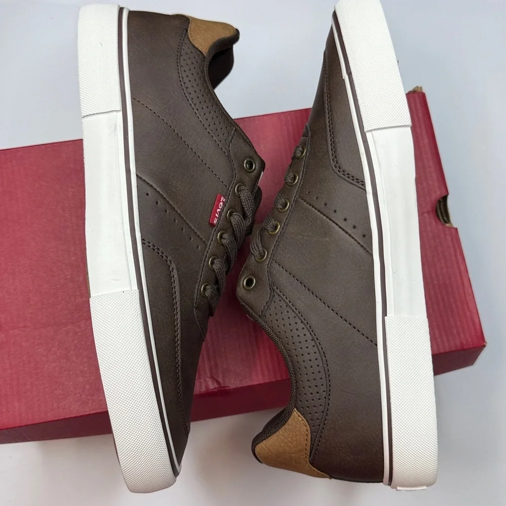 Levi's Men's Munro Faux-Leather Retro Low Top Sneakers- Size 9.5